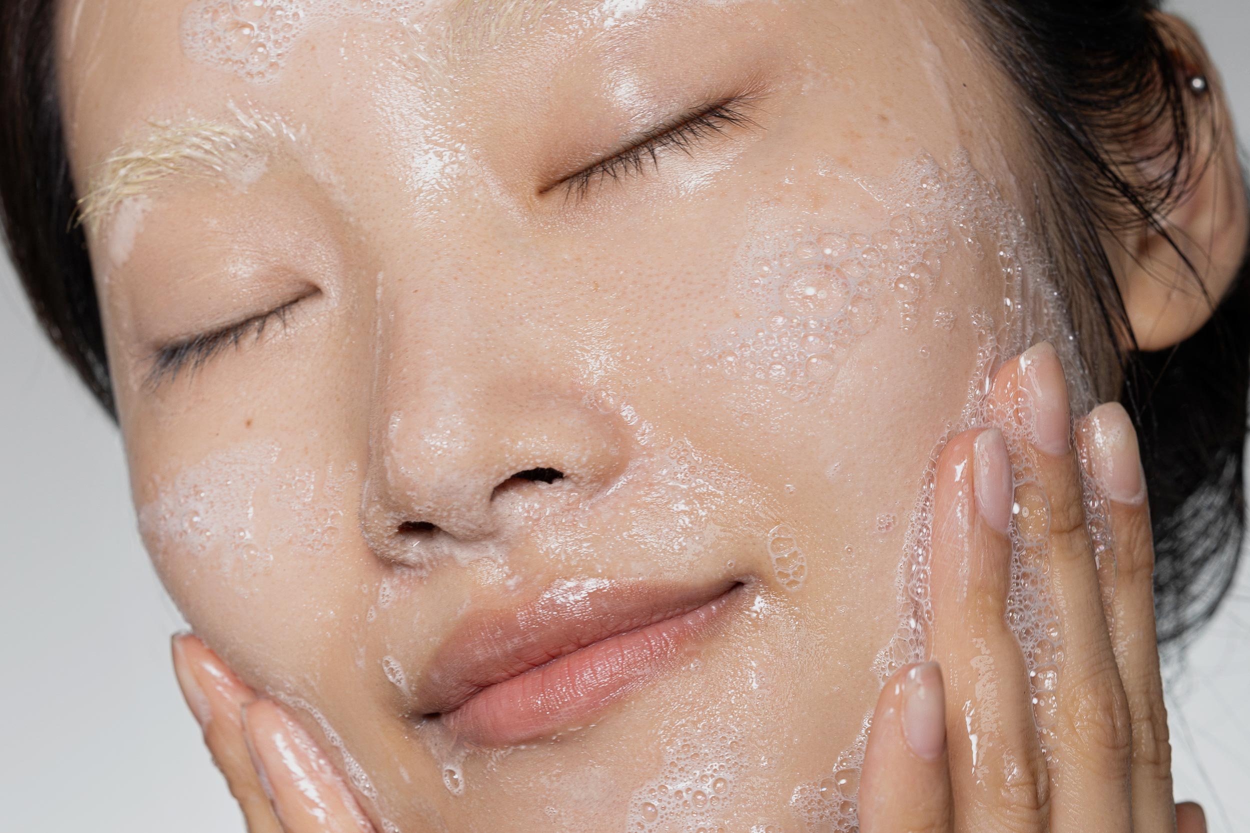 Why a one-size-fits-all skincare routine doesn't exist: morning vs. evening routine